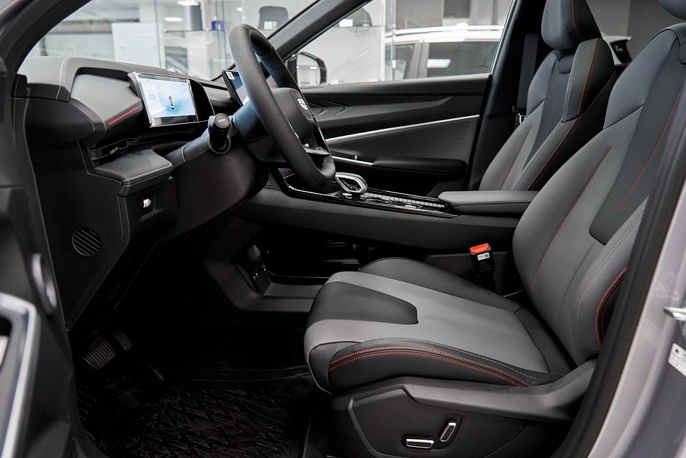 Geely Cityray Люкс, серебряный