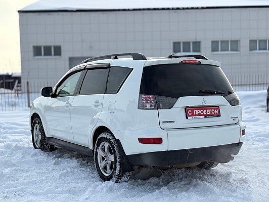 Mitsubishi Outlander Intense, 2011 года, пробег 267000 км