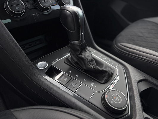 Volkswagen Tiguan, 2019 года, пробег 117212 км