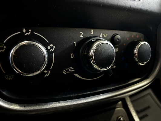 Renault Duster Authentique, 2012 года, пробег 137000 км