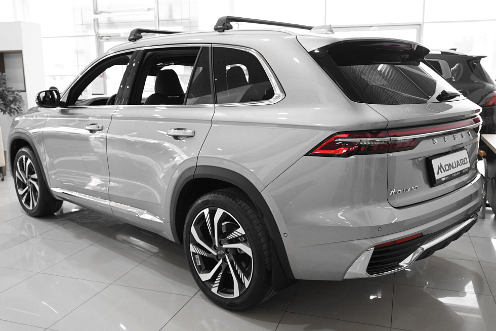 Geely Monjaro Люкс (2023-2025), серебряный