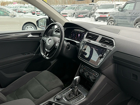 Volkswagen Tiguan Exclusive, 2018 года, пробег 133235 км