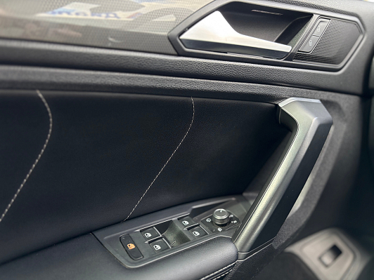 Volkswagen Tiguan CONNECT, 2019 года, пробег 176079 км