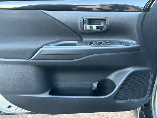 Mitsubishi Outlander Intense+, 2019 года, пробег 103700 км