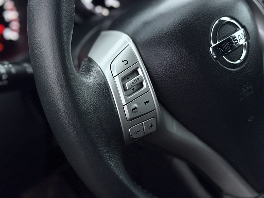 Nissan X-Trail SE, 2016 года, пробег 213485 км