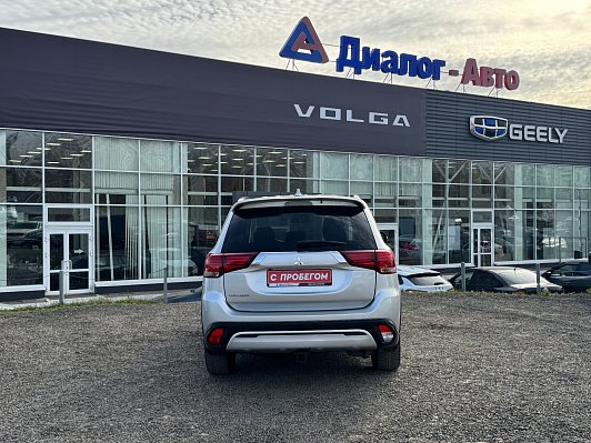 Mitsubishi Outlander Intense+, 2021 года, пробег 151139 км