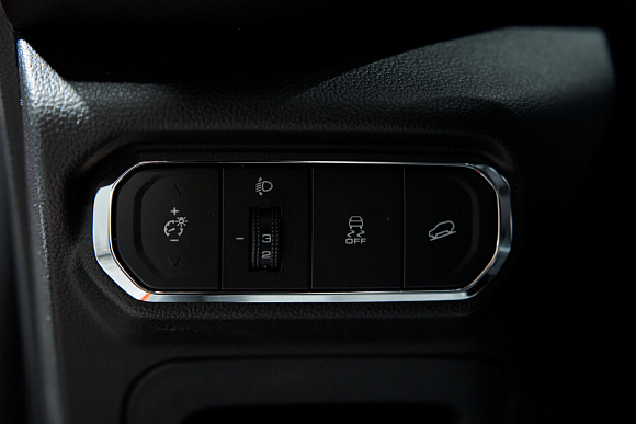 Haval Jolion Tech+, красный