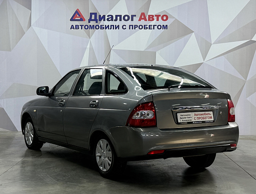 Lada (ВАЗ) Priora Люкс, 2011 года, пробег 133078 км