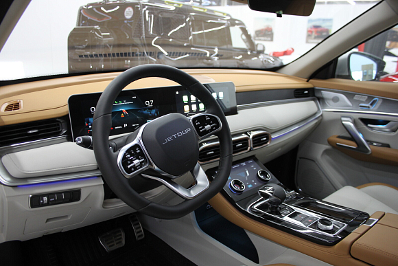 JETOUR X70 Plus Luxury, серебряный