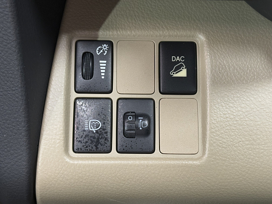 Toyota RAV4, 2010 года, пробег 178807 км