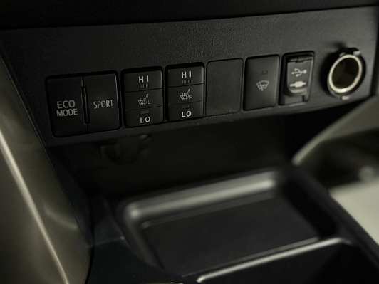 Toyota RAV4, 2013 года, пробег 111802 км