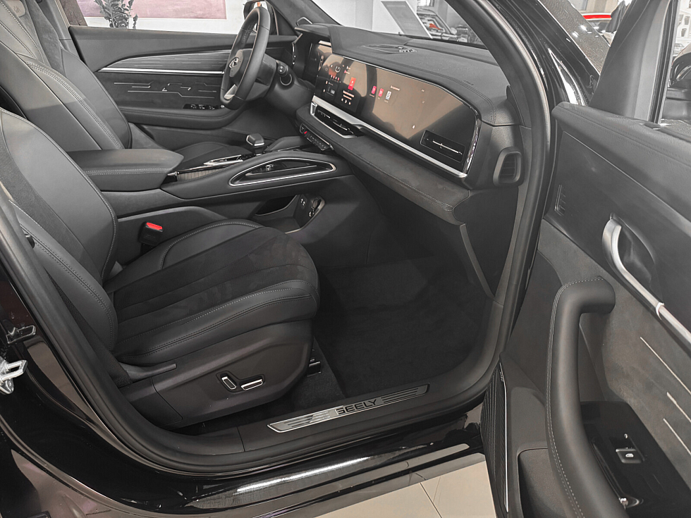 Geely Monjaro Exclusive (2023-2025), черный