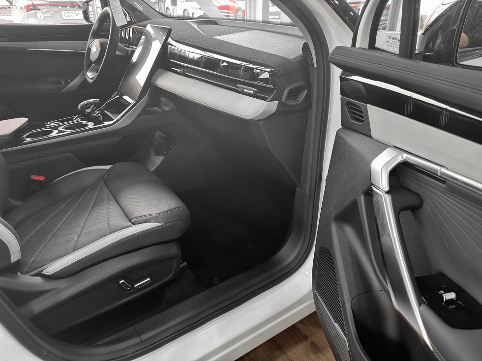 Geely Atlas Флагман, белый