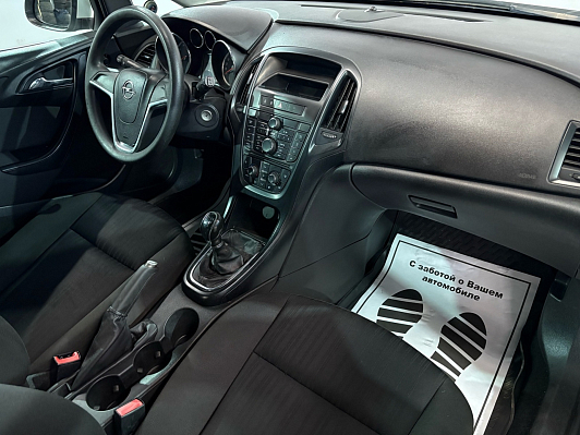 Opel Astra Essentia, 2011 года, пробег 348000 км