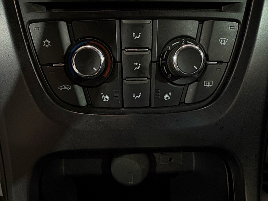 Opel Astra Essentia, 2011 года, пробег 348000 км