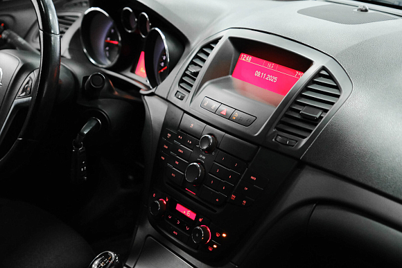 Opel Insignia Elegance, 2013 года, пробег 172000 км