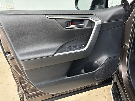 Toyota RAV4 Комфорт, 2020 года, пробег 105140 км
