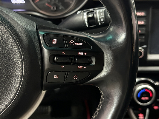 Kia Rio Luxe RED Line, 2019 года, пробег 154000 км