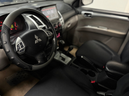 Mitsubishi Pajero Sport Intense, 2010 года, пробег 273414 км