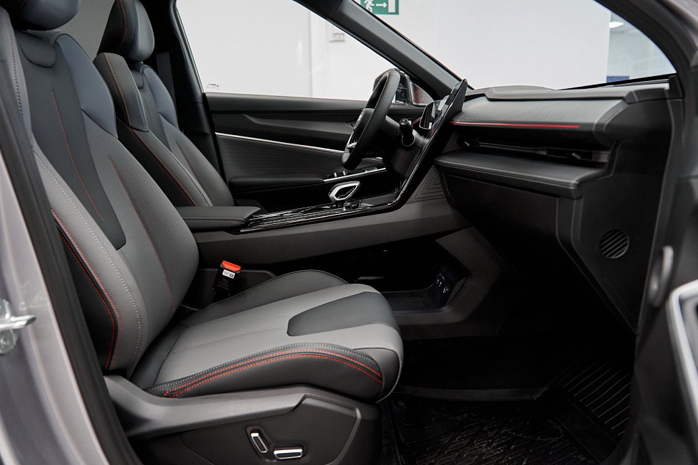 Geely Cityray Флагман, серебряный