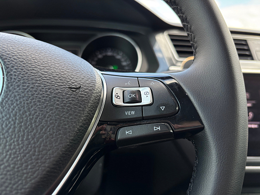 Volkswagen Tiguan CONNECT, 2019 года, пробег 176079 км