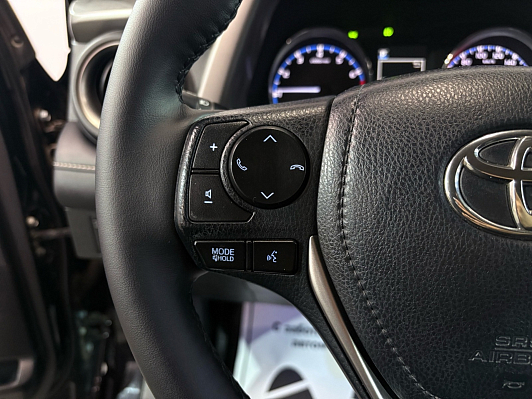 Toyota RAV4 Престиж, 2017 года, пробег 156000 км