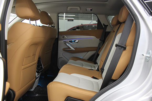 JETOUR X70 Plus Luxury, серебряный