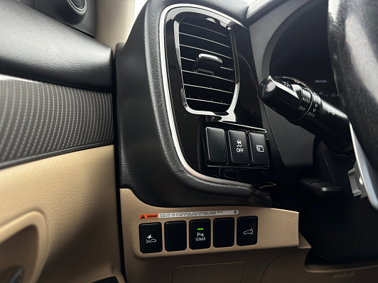 Mitsubishi Outlander Ultimate, 2020 года, пробег 157436 км
