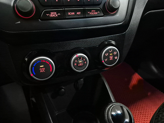 Kia Rio Comfort Аудио, 2015 года, пробег 111614 км