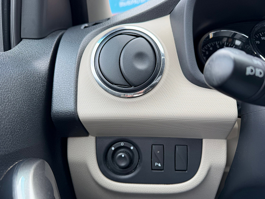 Renault Logan Luxe Privilege, 2015 года, пробег 133300 км