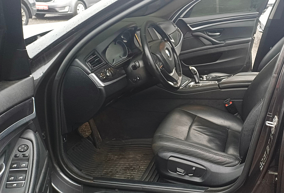 BMW 5 серии, 2016 года, пробег 235039 км