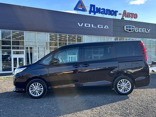 Toyota Noah, 2015 года, пробег 178702 км
