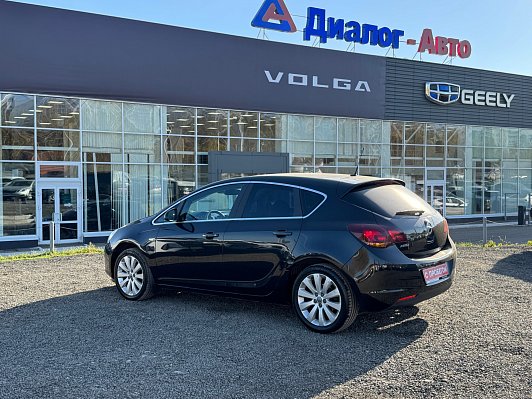 Opel Astra, 2011 года, пробег 156002 км