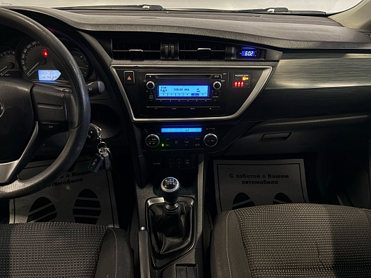 Toyota Auris, 2014 года, пробег 157000 км