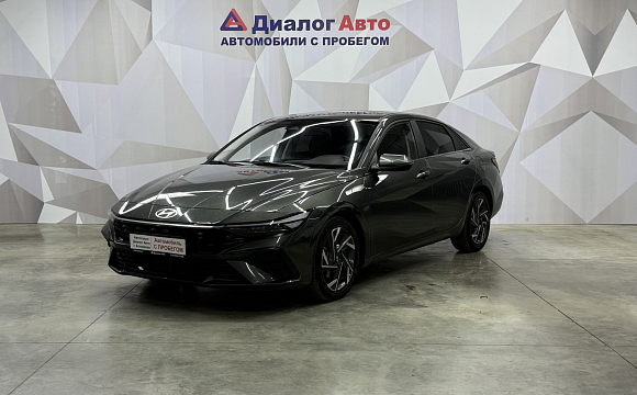 Hyundai Elantra LUX, 2023 года, пробег 76279 км
