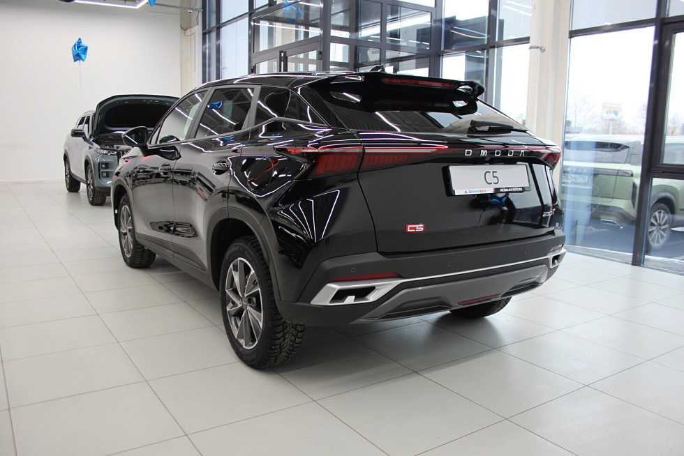 Omoda C5 , черный