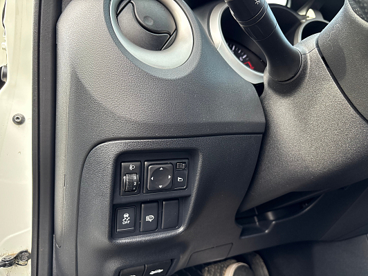 Nissan Juke SE+ Sport, 2013 года, пробег 136679 км