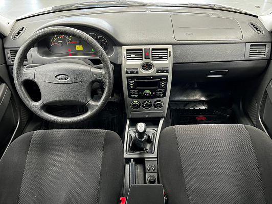Lada (ВАЗ) Priora Люкс, 2011 года, пробег 111000 км