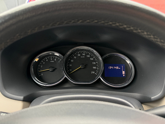 Renault Logan Luxe Privilege, 2015 года, пробег 133300 км