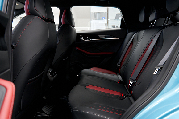 Geely Coolray Comfort, голубой