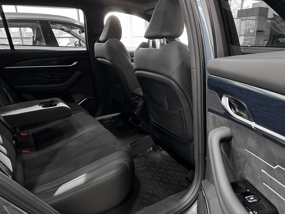 Geely Monjaro Флагман, серый