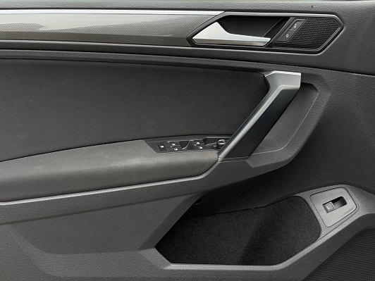Volkswagen Tiguan, 2019 года, пробег 117212 км