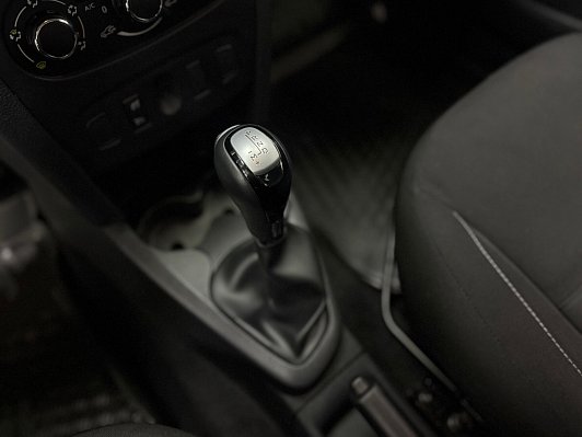 Renault Sandero Confort, 2016 года, пробег 87000 км
