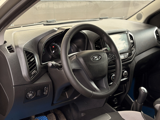 Lada (ВАЗ) XRAY Top Prestige (2015-2016), 2016 года, пробег 104599 км
