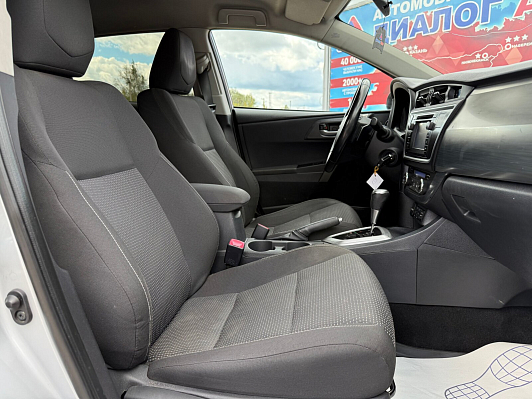 Toyota Auris, 2013 года, пробег 173600 км