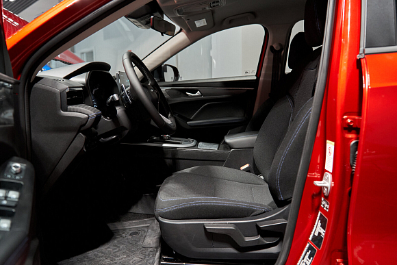 Haval Jolion Tech+, красный