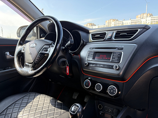 Kia Rio Luxe, 2015 года, пробег 140291 км