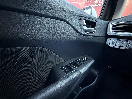 Hyundai Solaris Comfort, 2018 года, пробег 100000 км