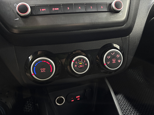 Kia Rio Luxe, 2017 года, пробег 134630 км