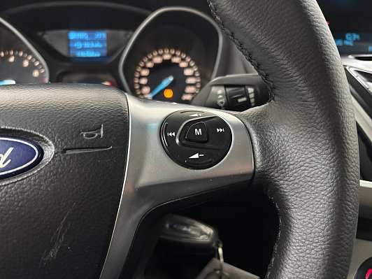Ford Focus Titanium, 2012 года, пробег 176347 км